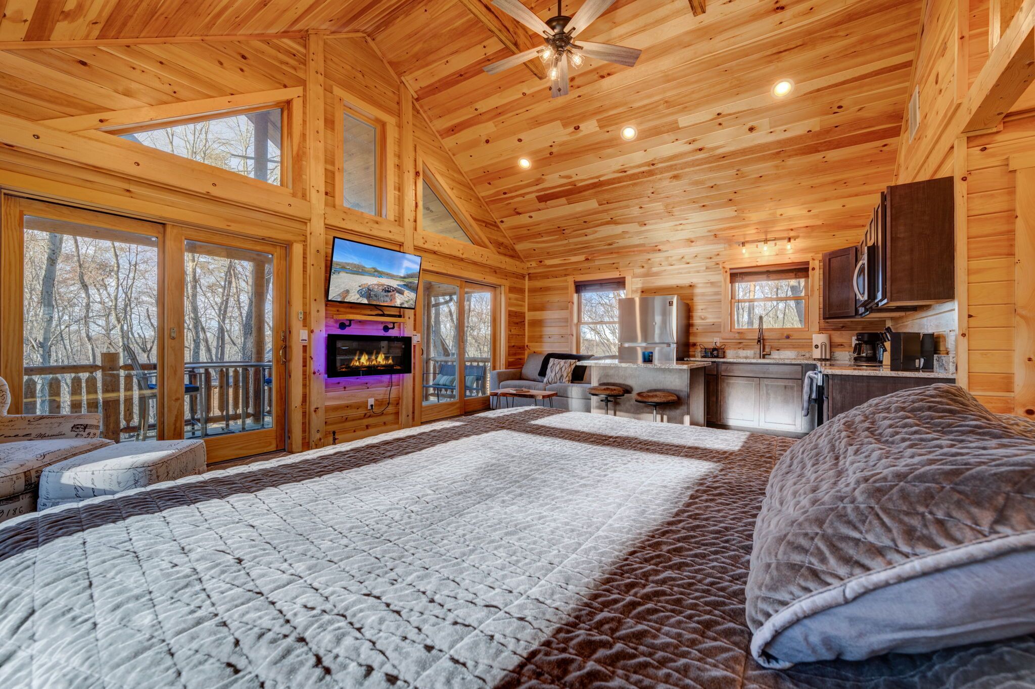 2 عدّة غرف نوم وواي فاي مجانًا وملاءات أسرّة