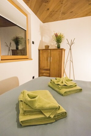 雙人房 | 埃及棉床單、高級寢具、羽絨被、記憶床墊