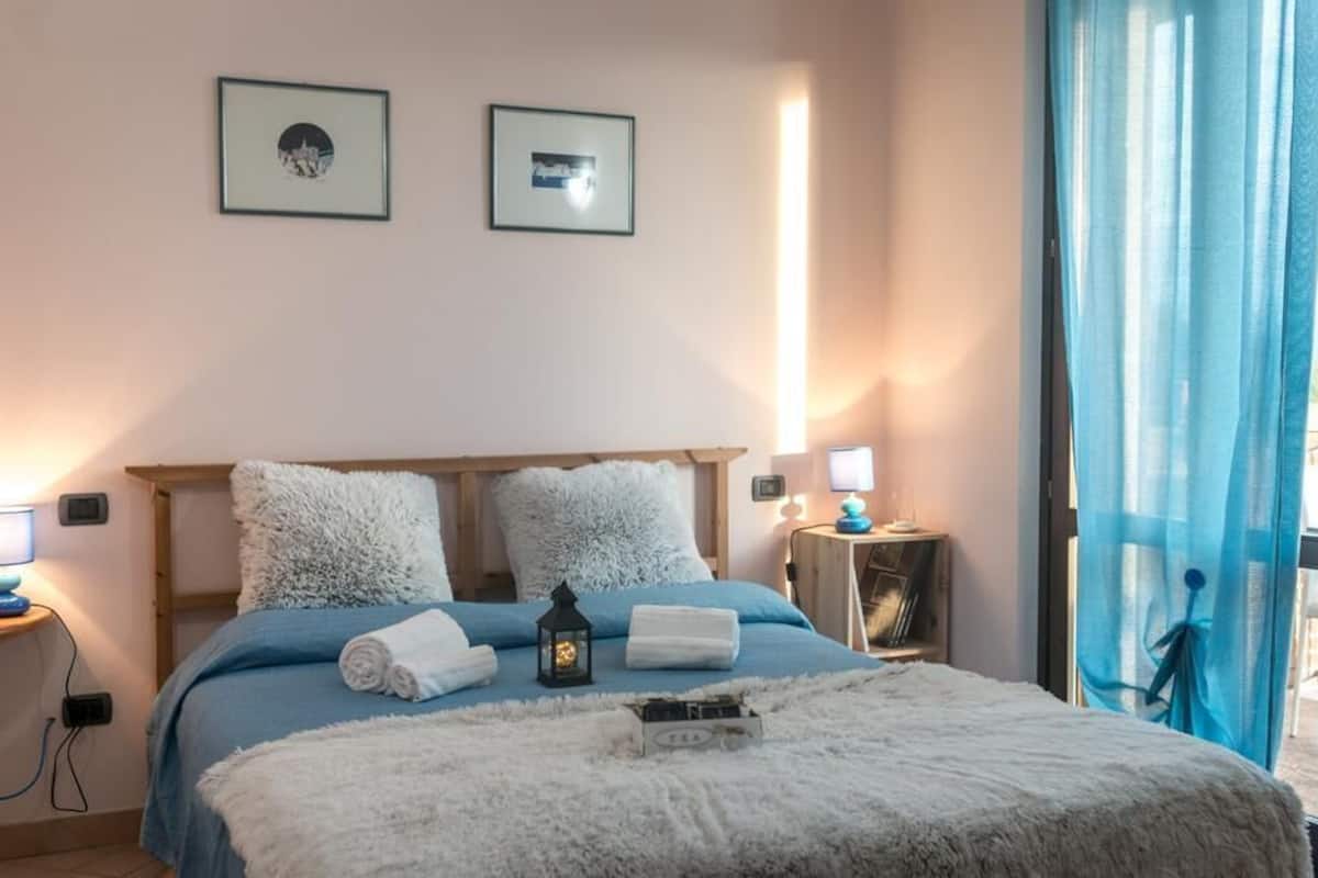 Quarto casal superior | 1 quarto, individualmente decorados, individualmente mobiliados