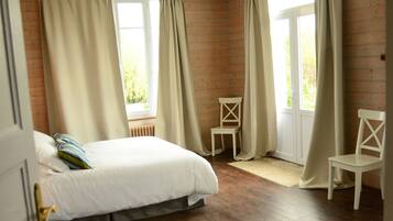 5 chambres, fer et planche Ă repasser, Wi-Fi, draps fournis