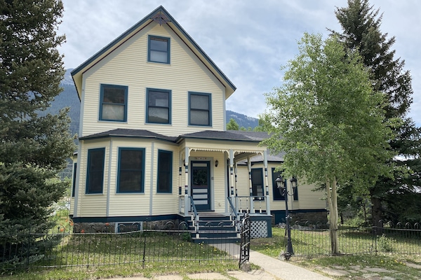 View of front of the house