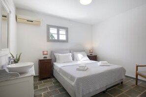 4 bedrooms, iron/ironing board, free WiFi