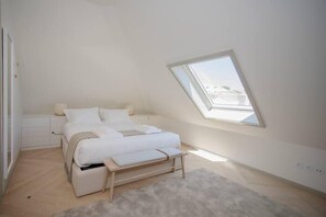 2 habitaciones, tabla de planchar con plancha, wifi y ropa de cama 