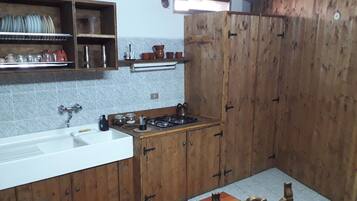 Réfrigérateur dans l'espace commun, micro-ondes dans l'espace commun