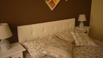 Comfort Double Room | Premium bedding, individually decorated, desk, laptop workspace