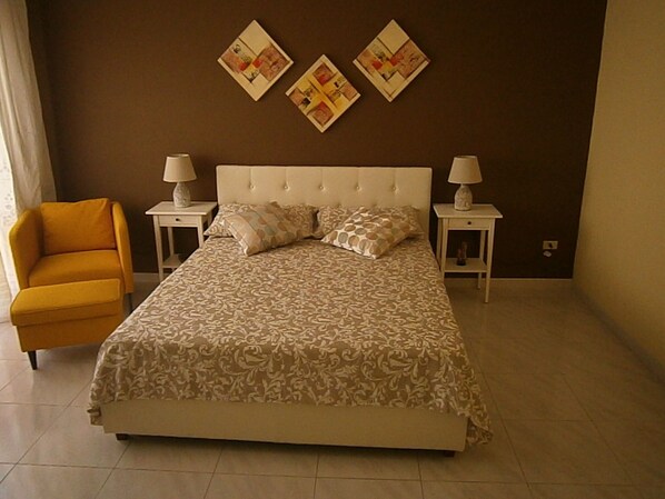 Premium bedding, individually decorated, desk, laptop workspace - Abruzzo Mare e Monti (Chieti)