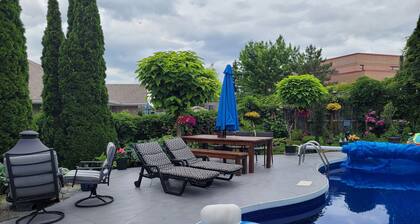 Luxury home backyard paradise, salt water pool heated May to Oct. . 3bdrm 2 bath