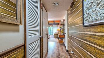 Condo, Multiple Beds, Kitchen, Mountain View | 1 bedroom, individually decorated, individually furnished, free WiFi