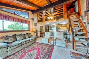 Condo, Multiple Beds, Kitchen, Mountain View | Living area | 42-inch flat-screen TV with digital channels - Relaxing Mountain Wynnes (Sevierville)