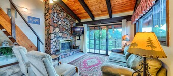 Relaxing Mountain Wynnes