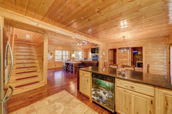 Cabin, Multiple Beds, Hot Tub, Mountain View | Private kitchen | Fridge, microwave, stovetop, dishwasher - Seasonal Memories (Pigeon Forge)