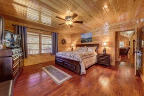 Cabin, Multiple Beds, Hot Tub, Mountain View | Free WiFi, bed sheets - Seasonal Memories (Pigeon Forge)
