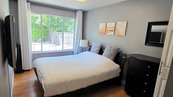 1 bedroom, in-room safe, iron/ironing board, free WiFi