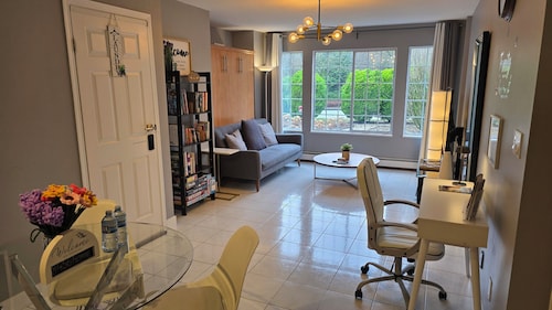 Modern, clean & private 1BR suite. Up to 4 guests.