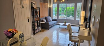 Modern, clean & private 1BR suite. Up to 4 guests.