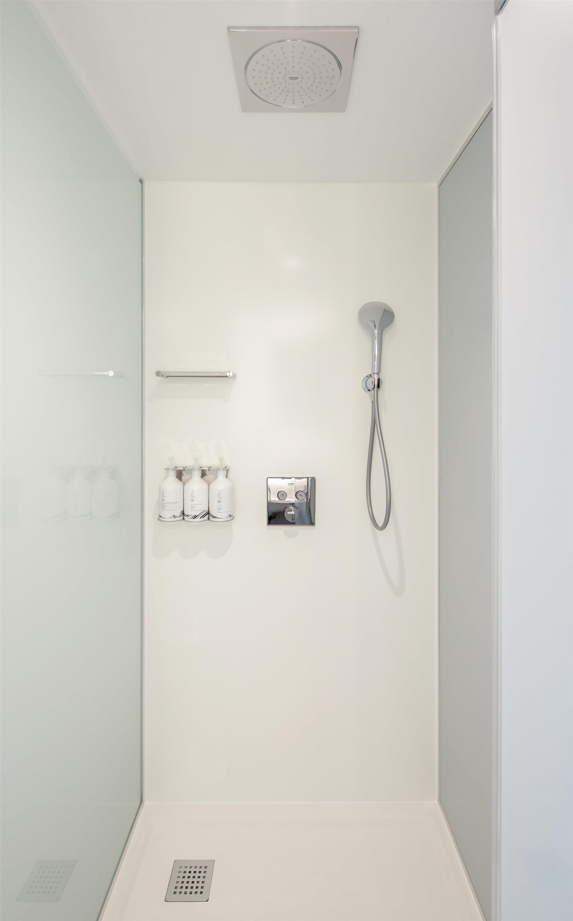Bathroom shower