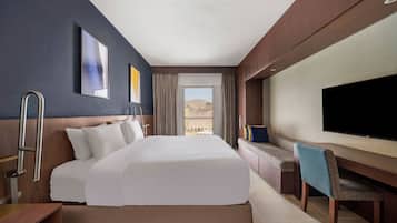 Premium bedding, in-room safe, desk, laptop workspace