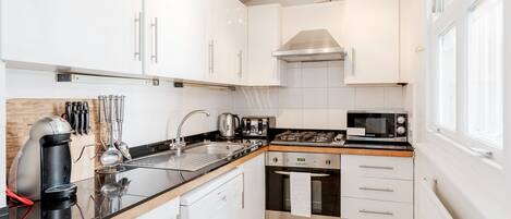 Apartment, 1 Bedroom | Private kitchen