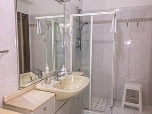 Bathroom - Villa Sophie - Sweet Home x4 (Assisi)