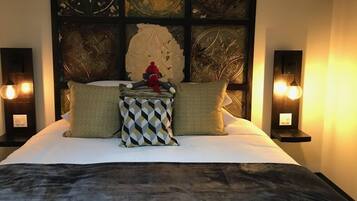 Room 13: Standard King | Minibaari, työpöytä, ilmainen Wi-Fi, vuodevaatteet