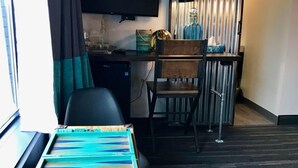 Room 14: Standard King, Street View