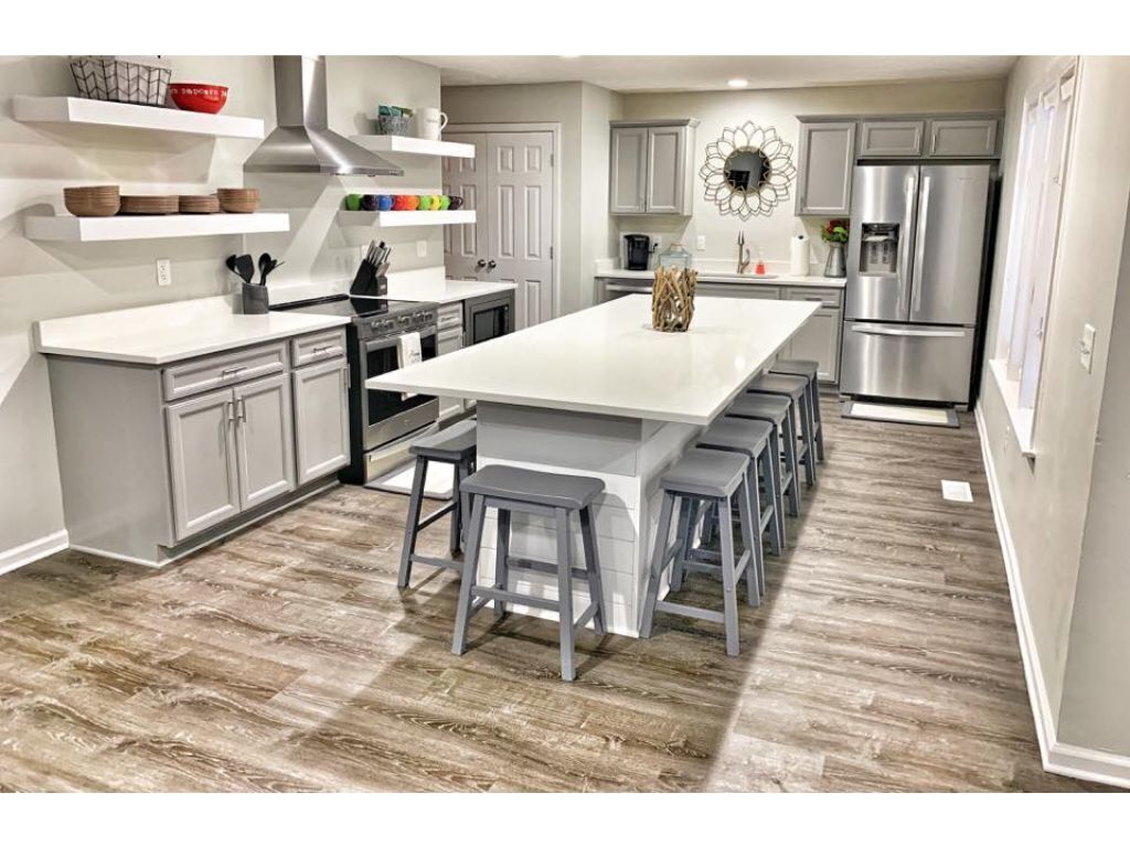 Westfield Lodge - Sleeps 28!