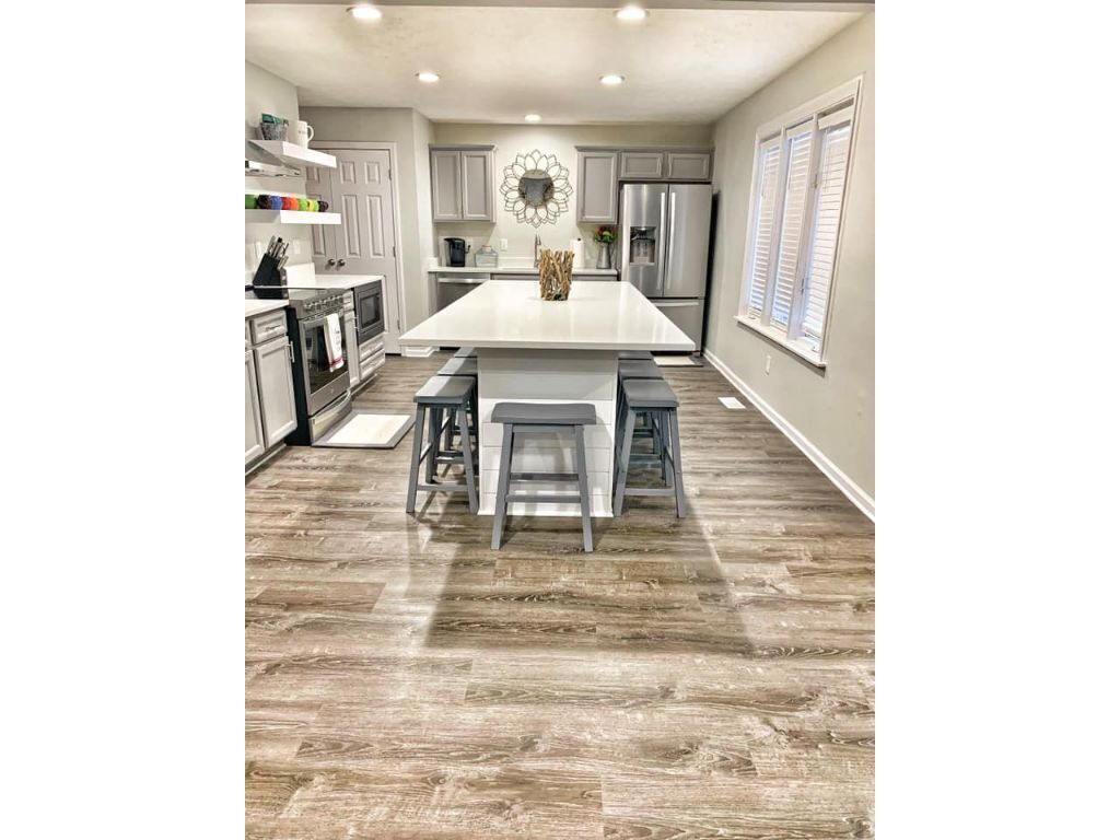 Westfield Lodge - Sleeps 28!