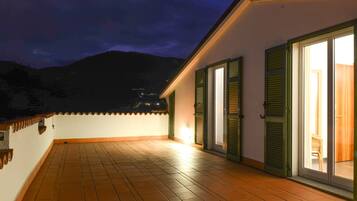 Apartment, Meerblick (max 4 pax) | Terrasse/Patio