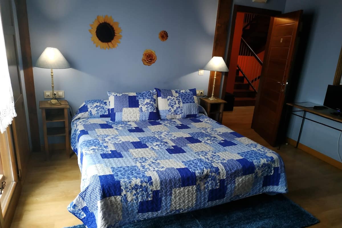 Double Room | Free WiFi, bed sheets, wheelchair access