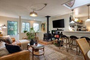 Téléviseur connecté, jeux vidéo, lecteur de DVD, chaîne audio