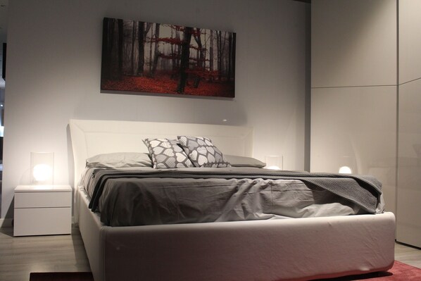 Down comforters, iron/ironing board, free WiFi, bed sheets