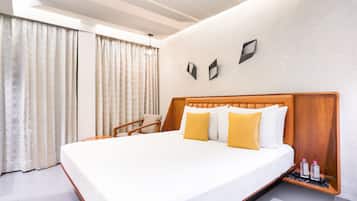 Deluxe Room | Premium bedding, Tempur-Pedic beds, minibar, in-room safe