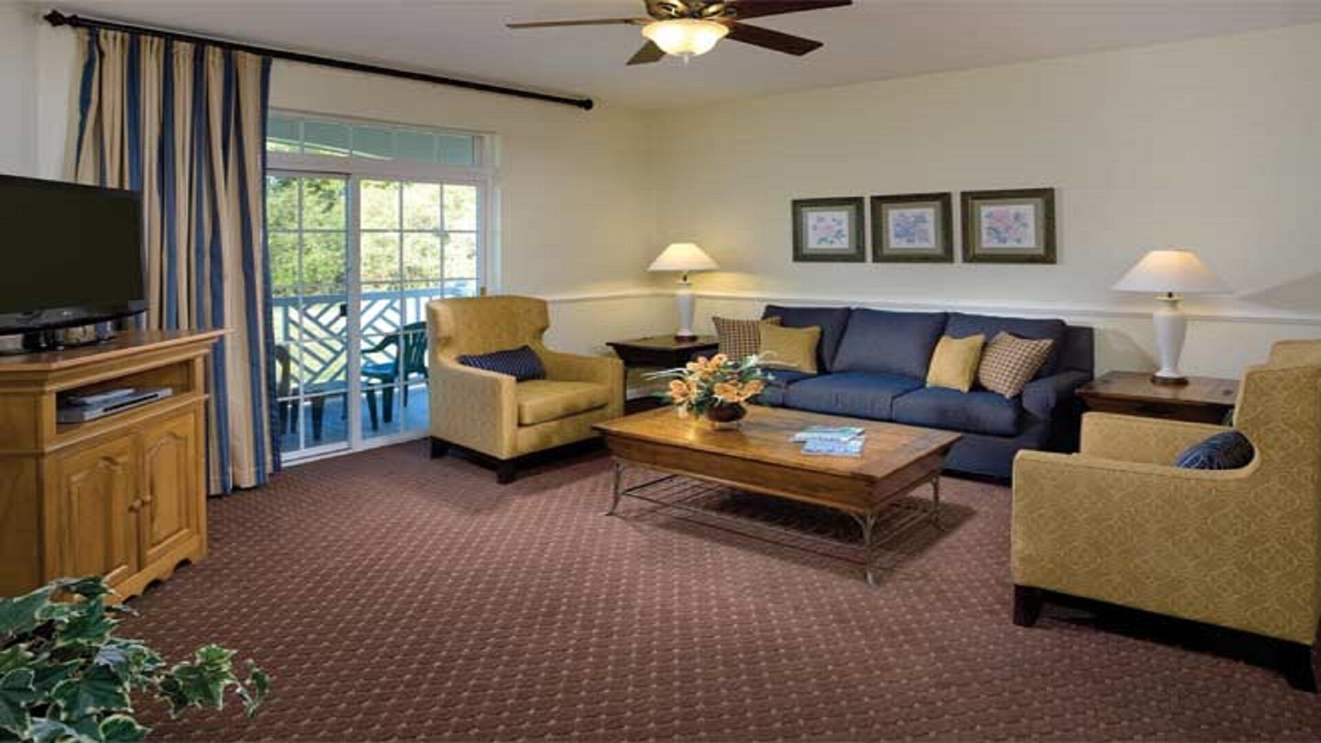 Gorgeous 4 bedroom sleeps 16 Governors Green Williamsburg