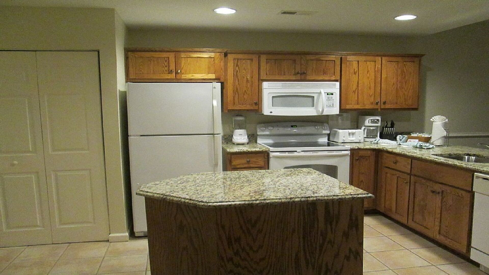 Gorgeous 4 bedroom sleeps 16 Governors Green Williamsburg