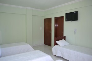 Minibar, desk, free WiFi, bed sheets - Palace Hotel Por do Sol (Vitoria da Conquista)