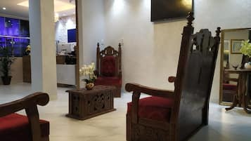 Área de estar no saguão