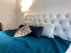 2 makuuhuonetta, silitysrauta/-lauta, ilmainen Wi-Fi, vuodevaatteet