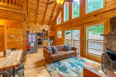 Parker's Creek; Brand new Log Cabin with Mountain views on 7 acres!