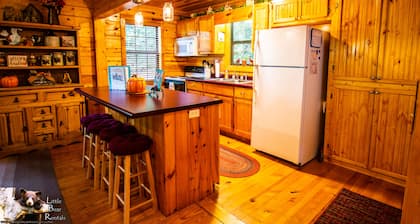 Second Heaven Cabin - Fireplace & Hot Tub