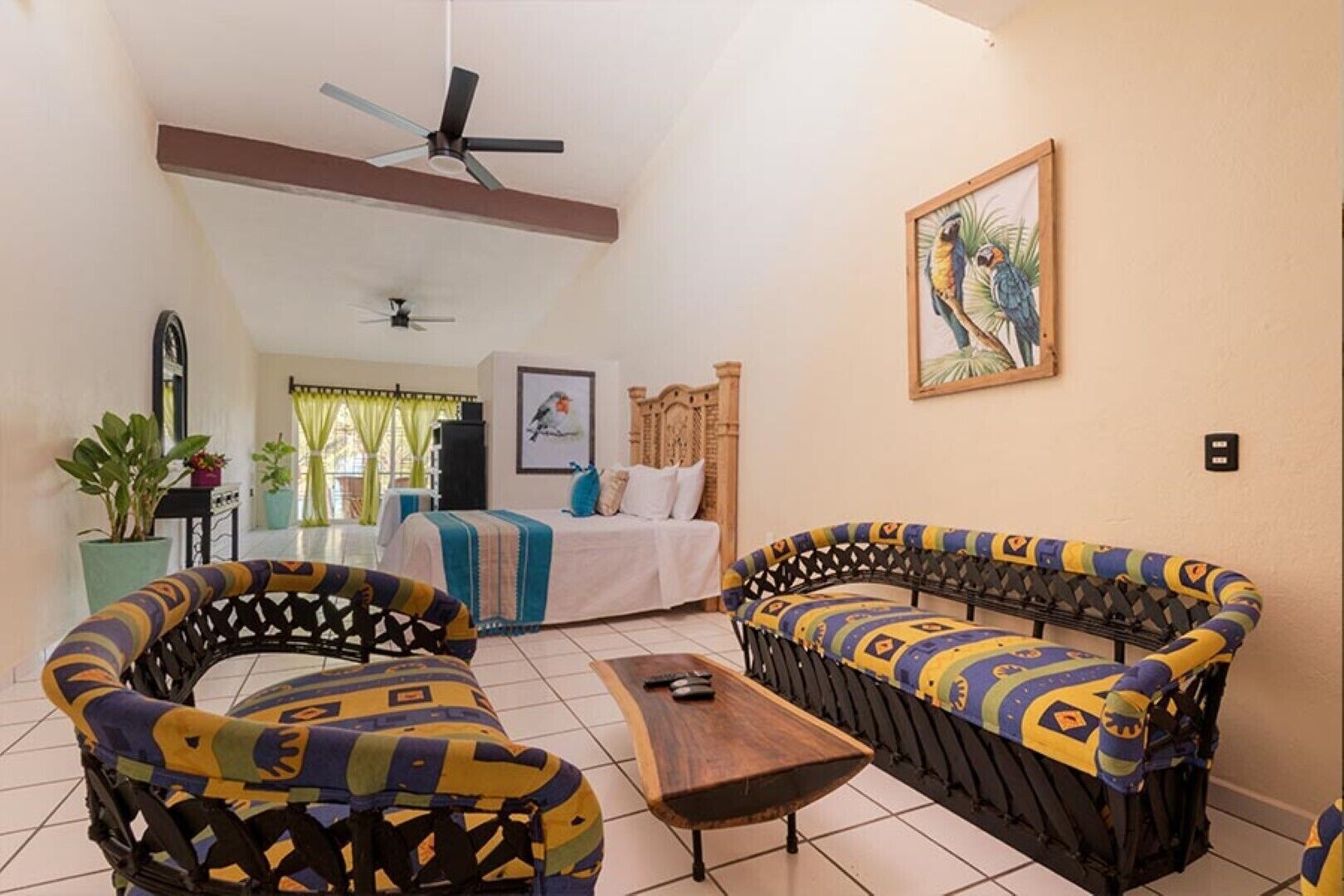 Beautiful condo with ocean view.