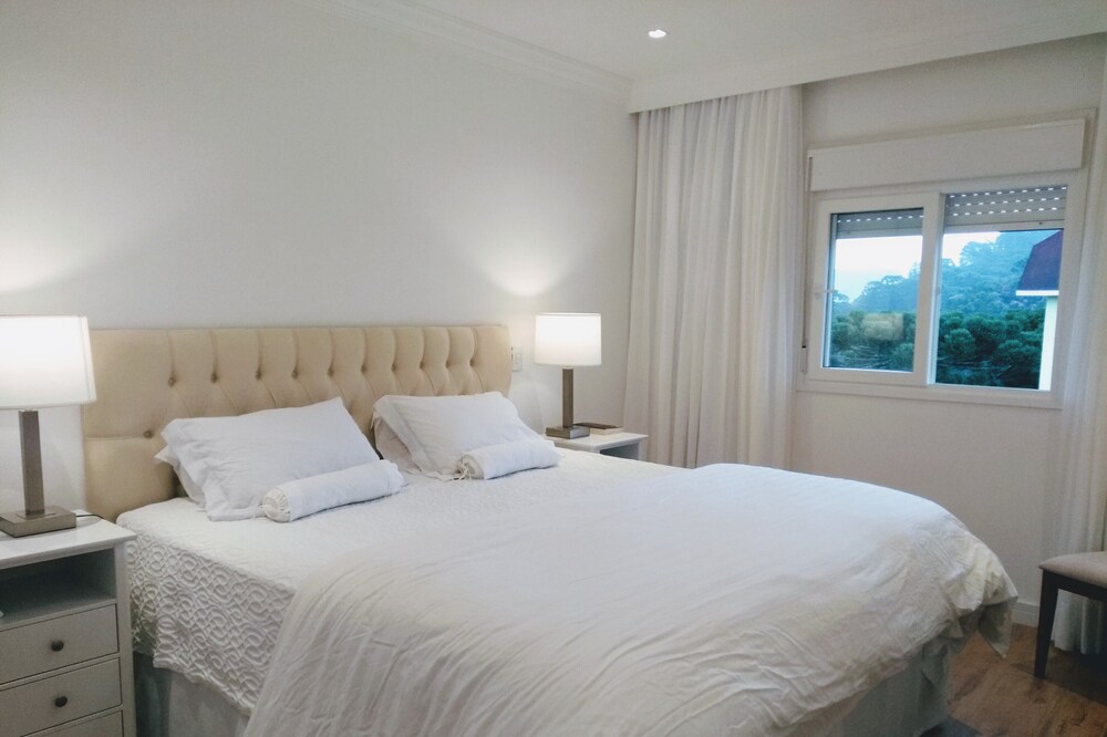 DUPLEX IN JORDAN FIELDS: CITY X SERRA BALANCE