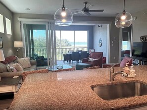 Smart TV - One Particular Harbour 392-102~ Beaches 5 minutes (Bradenton)