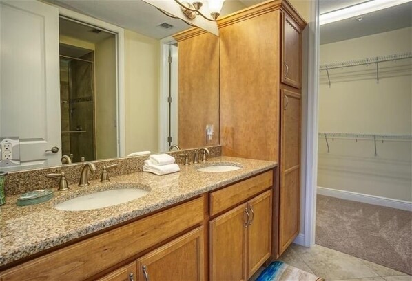 Unclassified image, 1 of 18, button