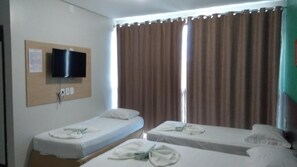 Minibar, desk, iron/ironing board, free WiFi - Entre Rios Hotel (Picos)