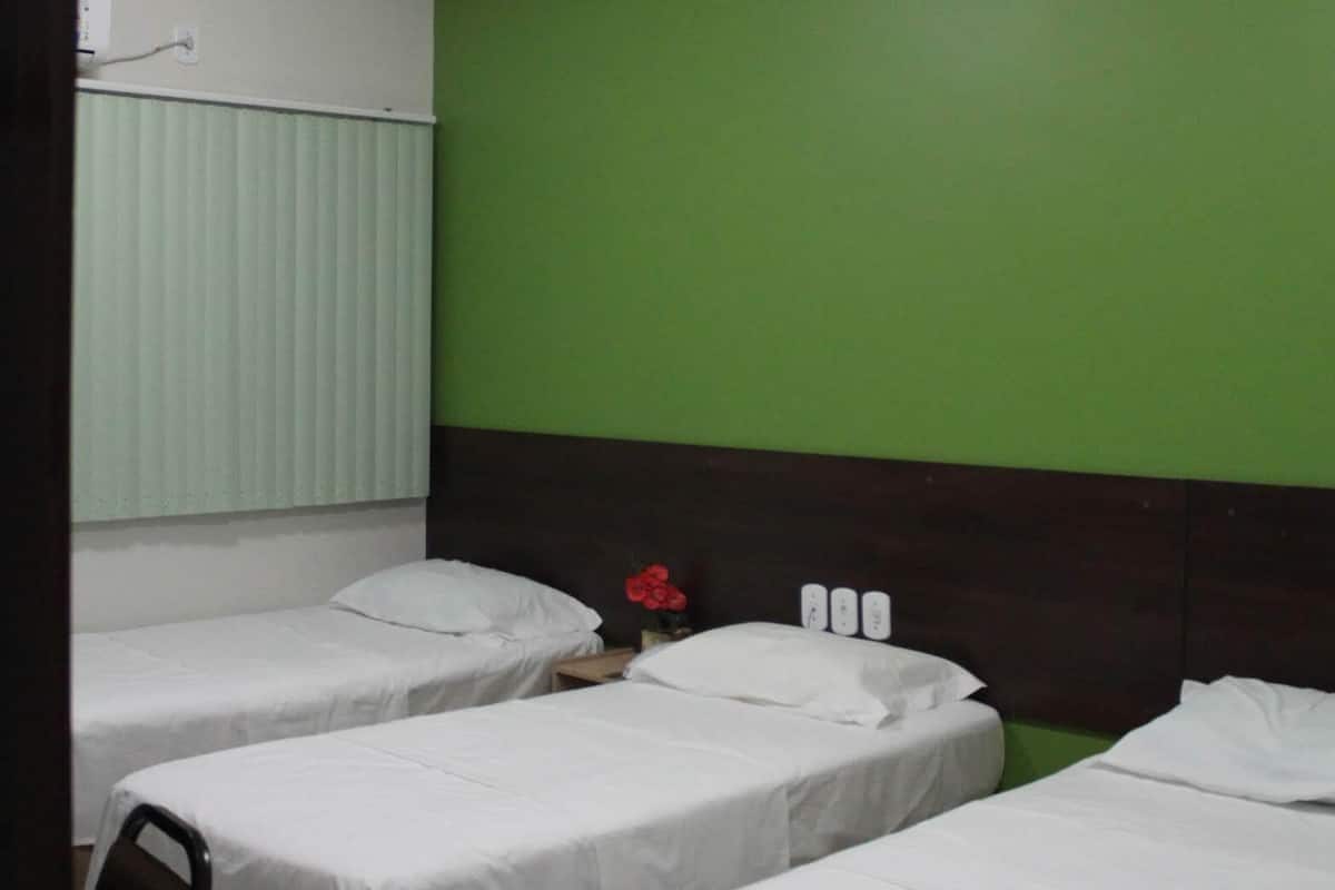 Triple Room, 3 Twin Beds | Minibar, desk, iron/ironing board (on request), WiFi (free)