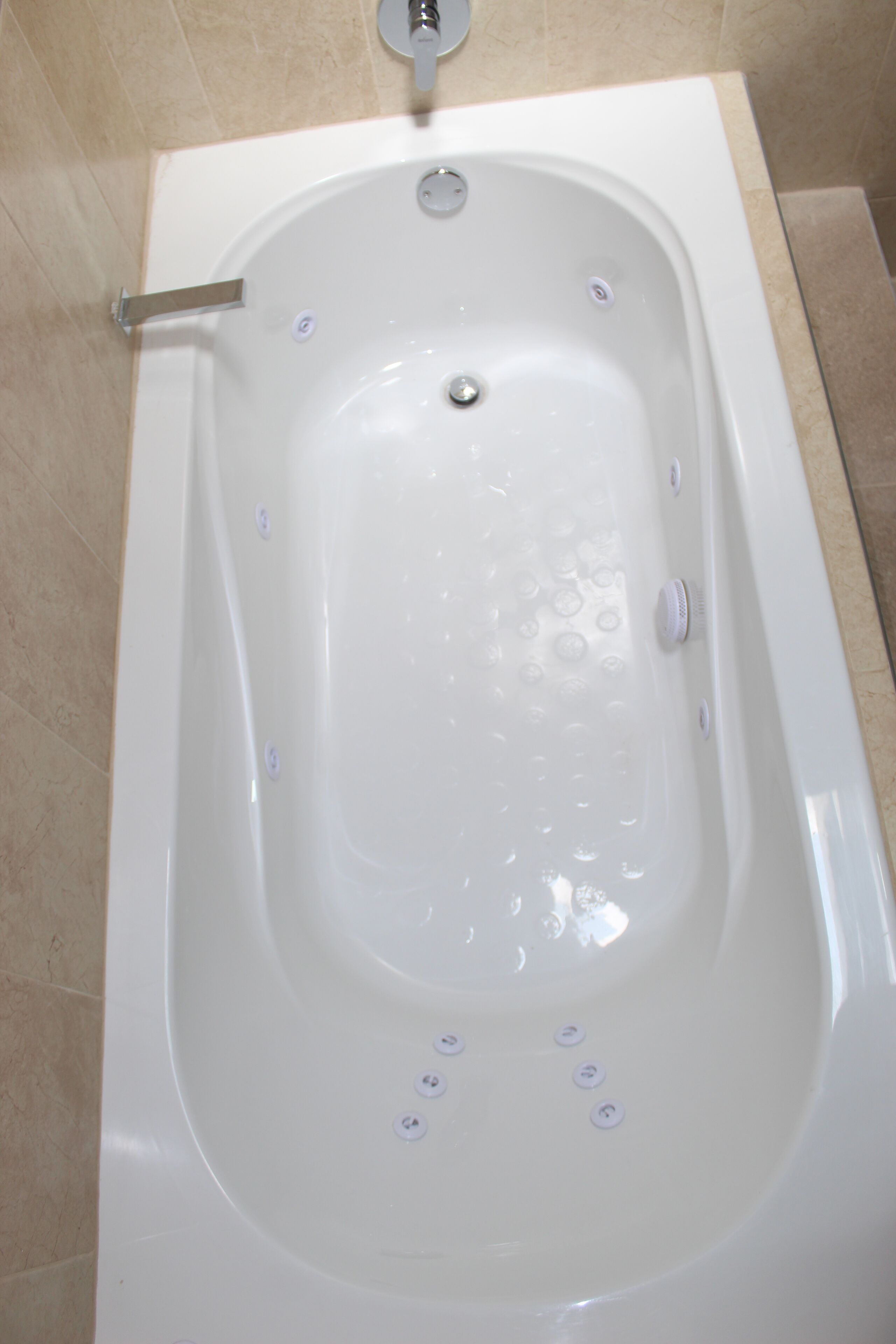 deep-soaking bathtub