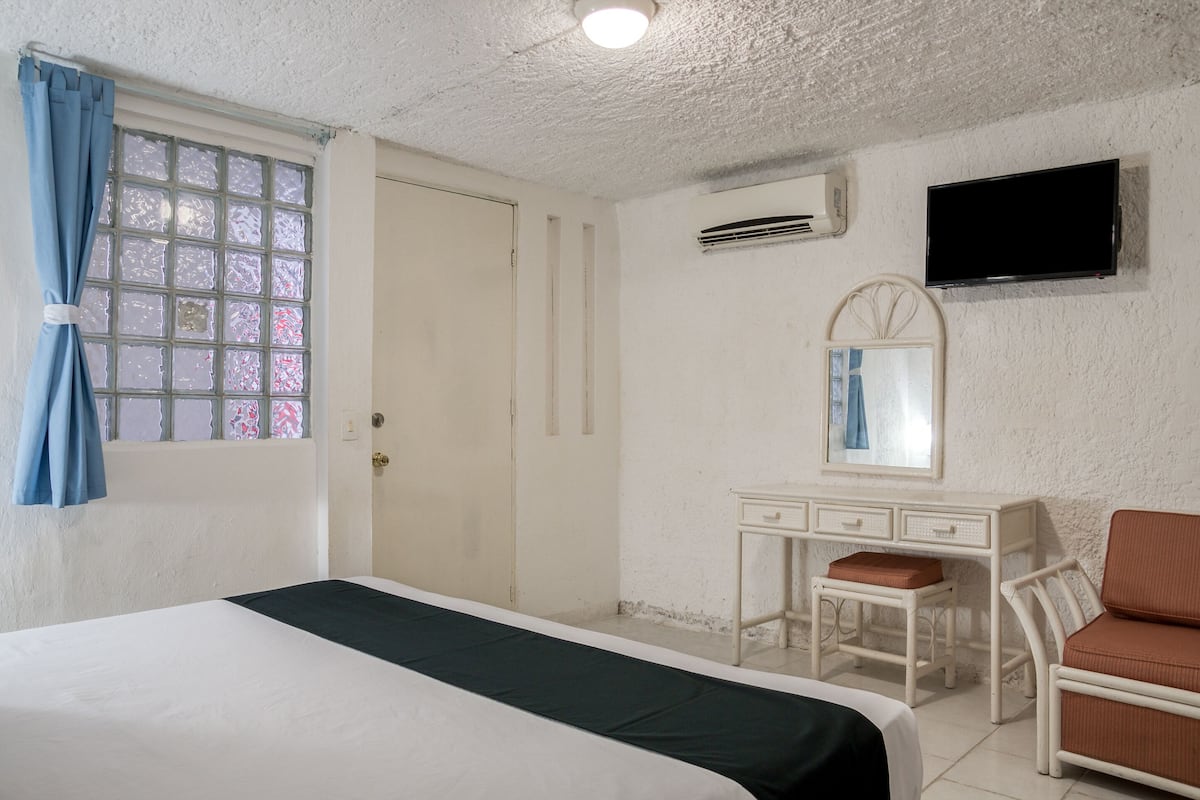 Superior Room | 1 bedroom, soundproofing, free WiFi, bed sheets