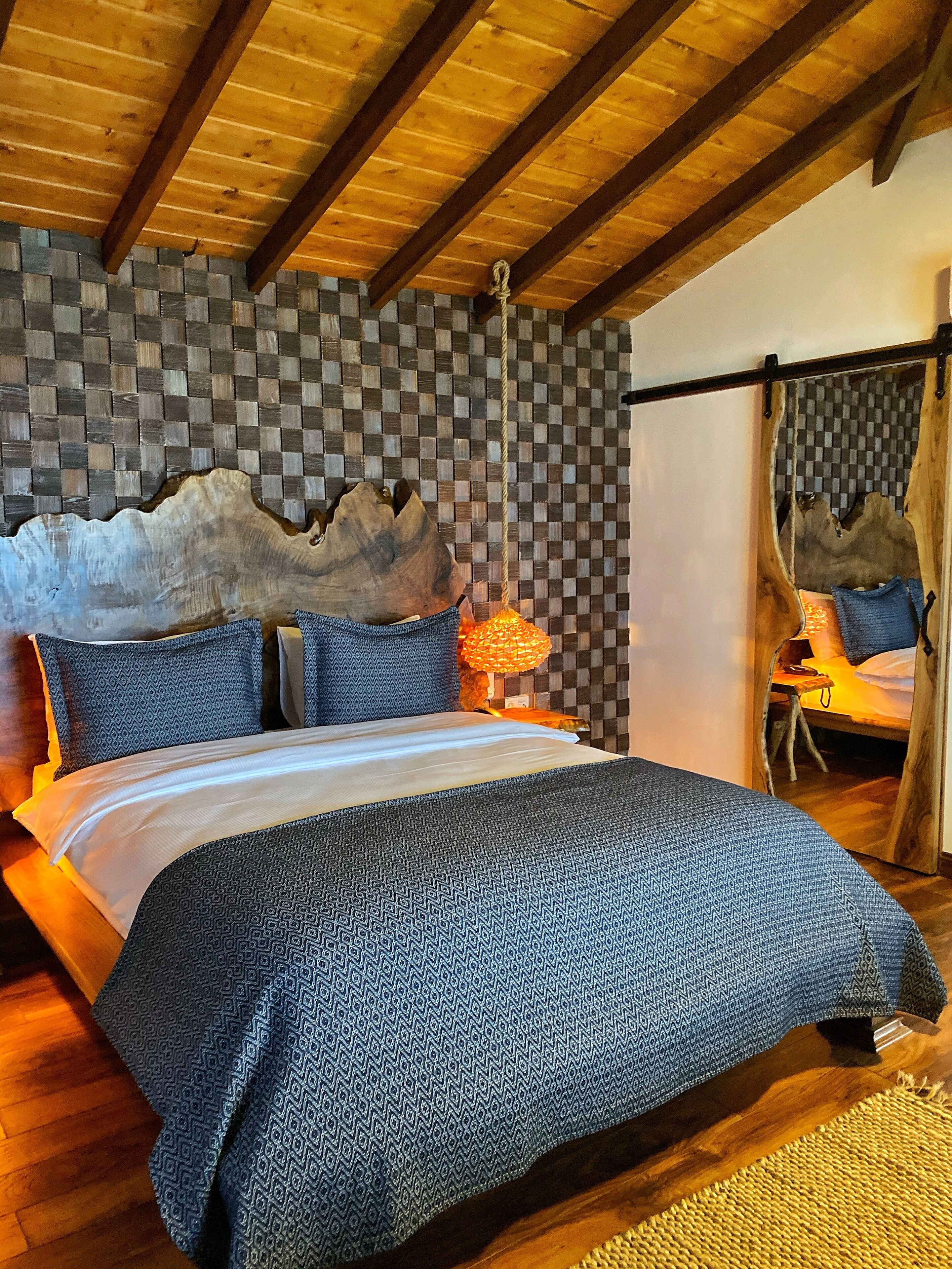 deluxe tree house, 1 double bed | 1 bedroom, minibar, individually decorated, individually furnished