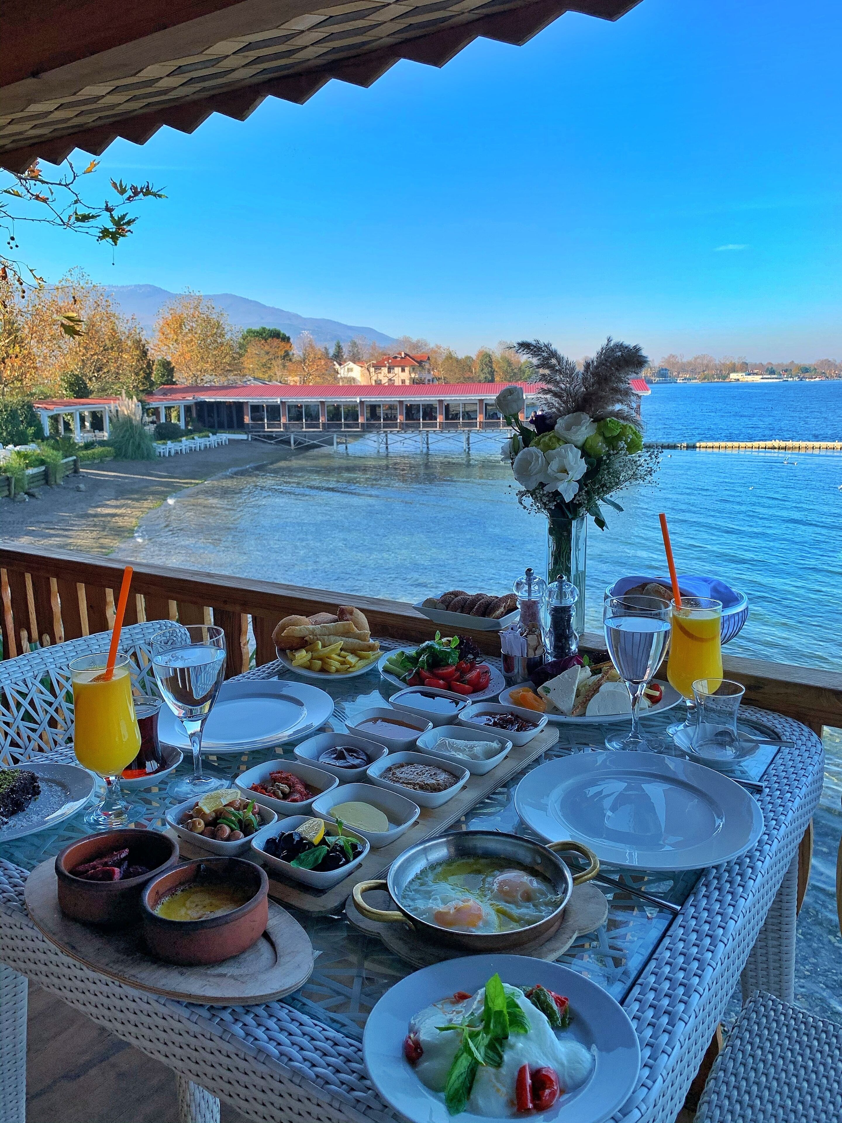 free daily cooked-to-order breakfast