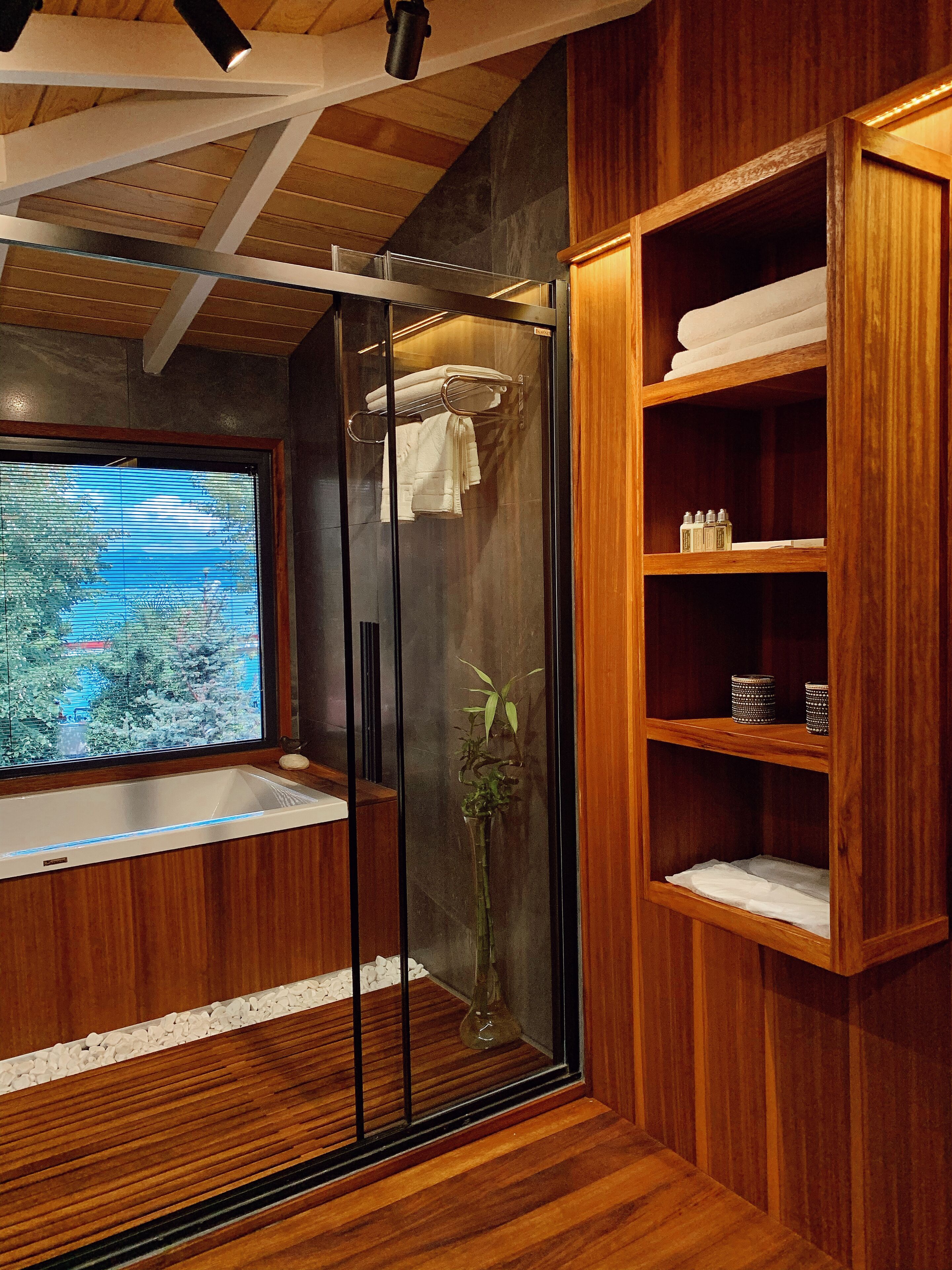 premium room | bathroom | shower, slippers, towels